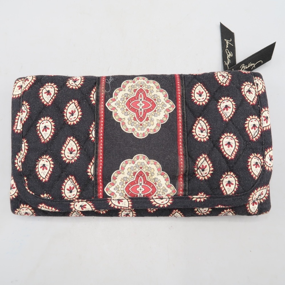 Vera Bradley‎ Womens Wallet Black Trifold Black Red Mesa medallion Pattern